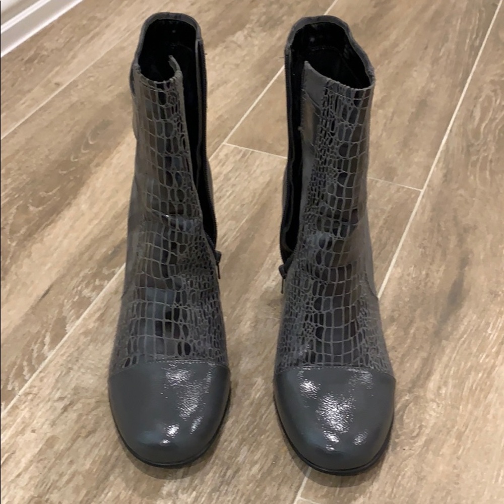 Aerosoles Remote Control Boots